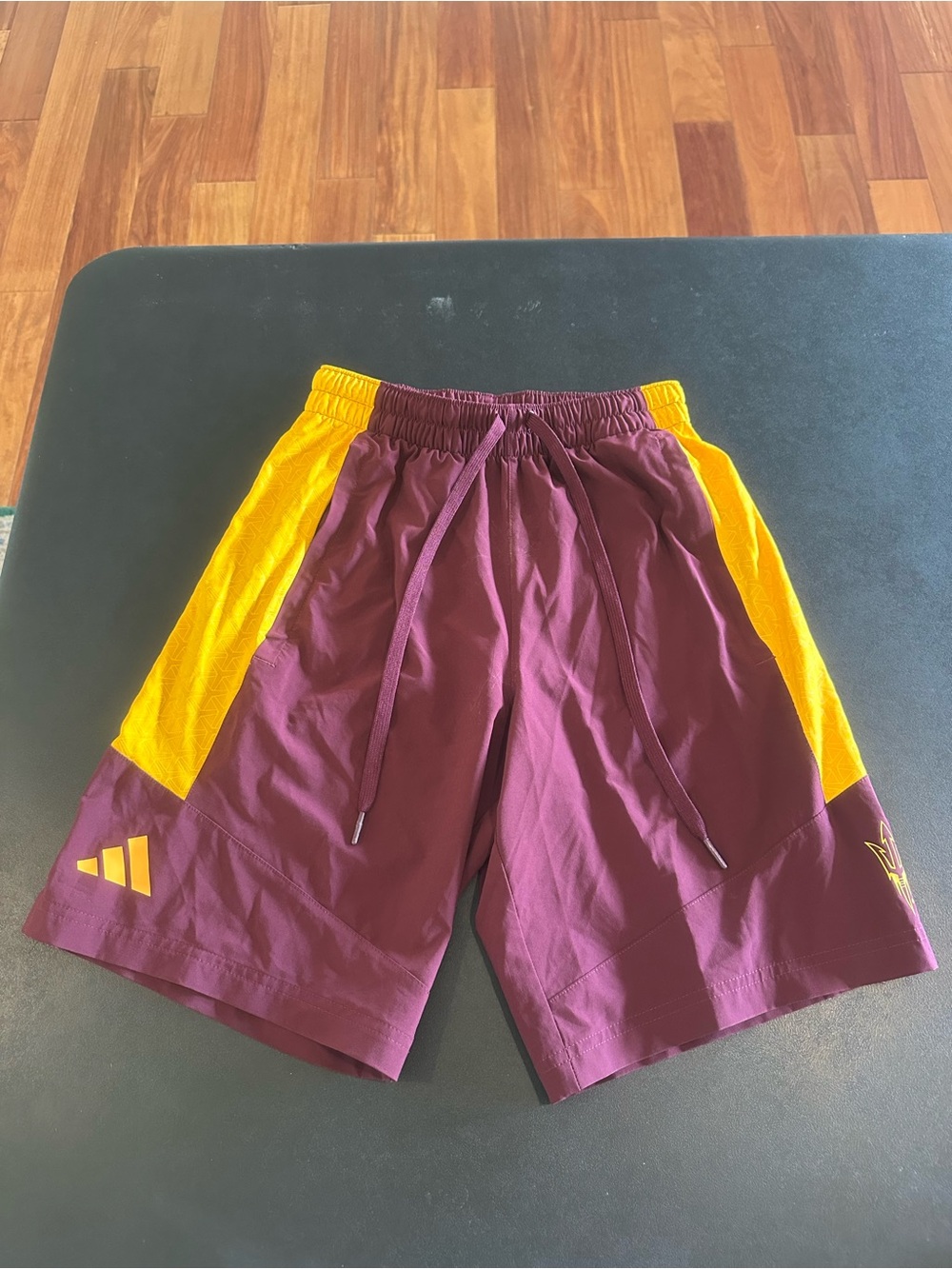 adidas Arizona State University Men’s Maroon Gold Athletic Shorts Size XS (read)